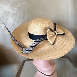 ASTOUNDING VINTAGE STRAW WIDE BRIM HAT + VERY LONG BLACK/IVORY BANDED FEATHER